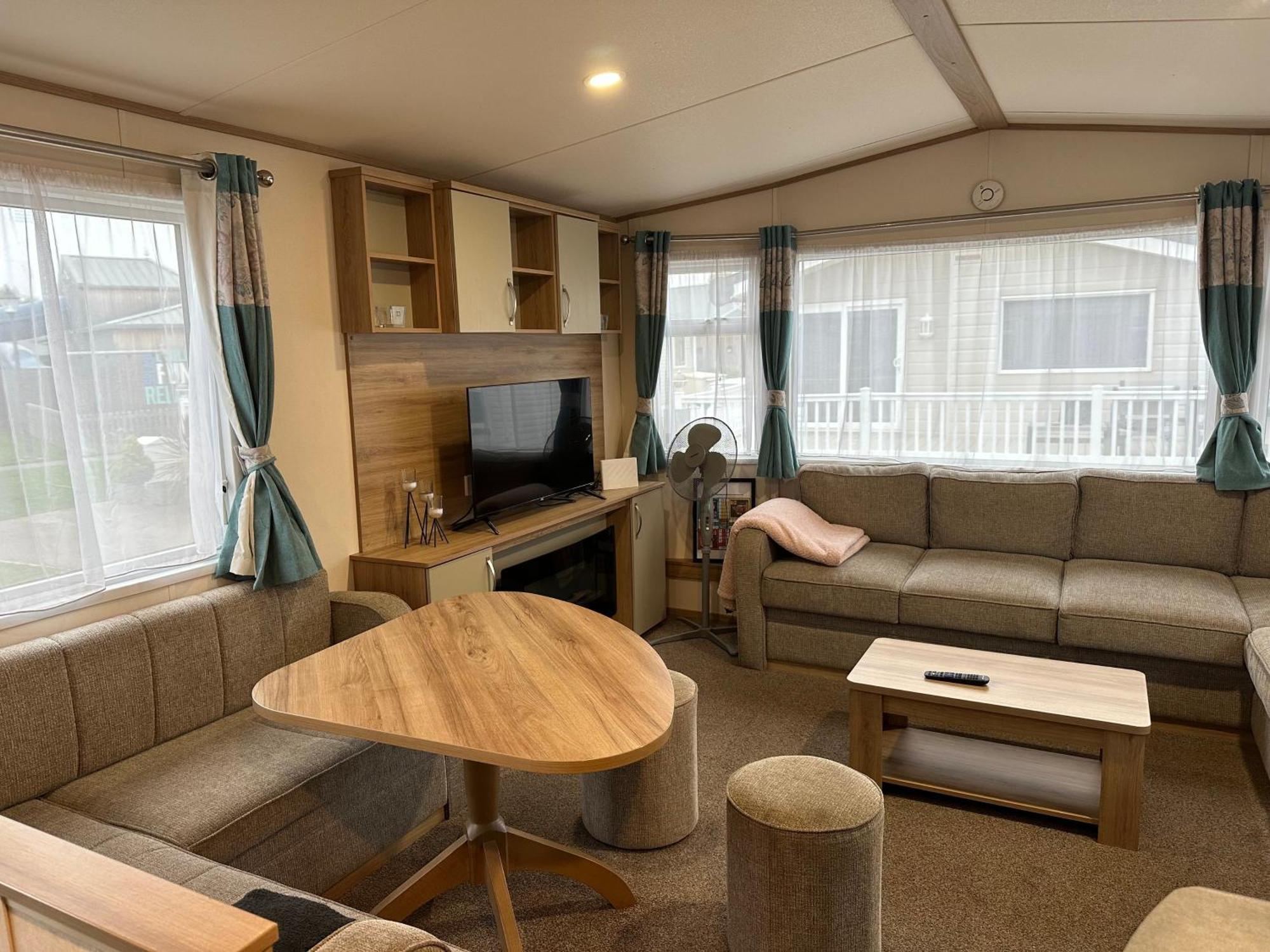 Felixstowe Chimo Caravan 8 Sleeps 5 Min To Beach Exterior foto